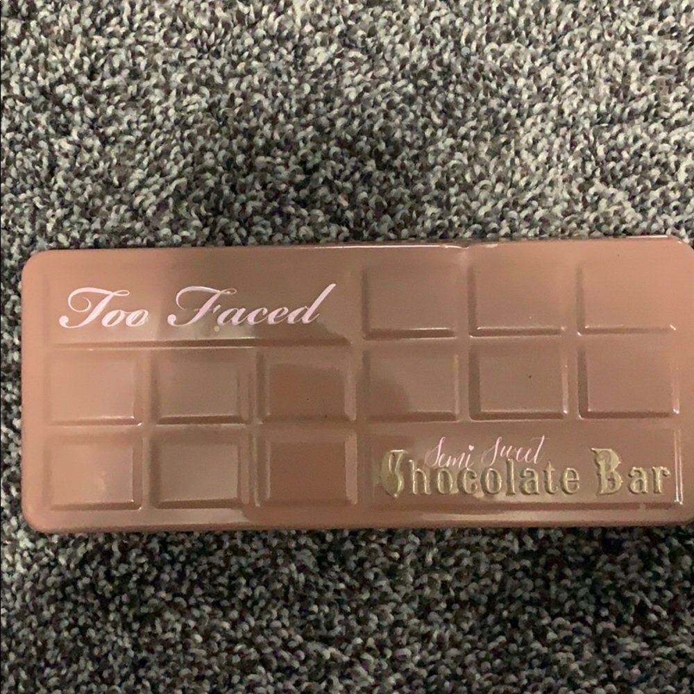 Eye shadow palette